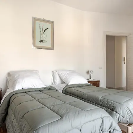 Francis House Apartment *
