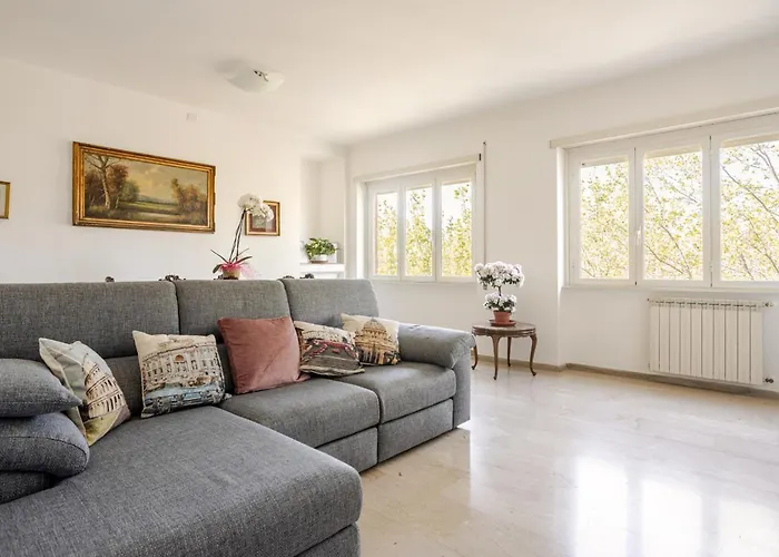 Francis House 公寓 *