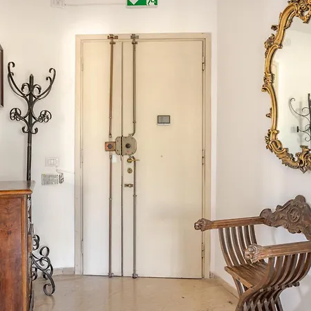 Francis House Roma